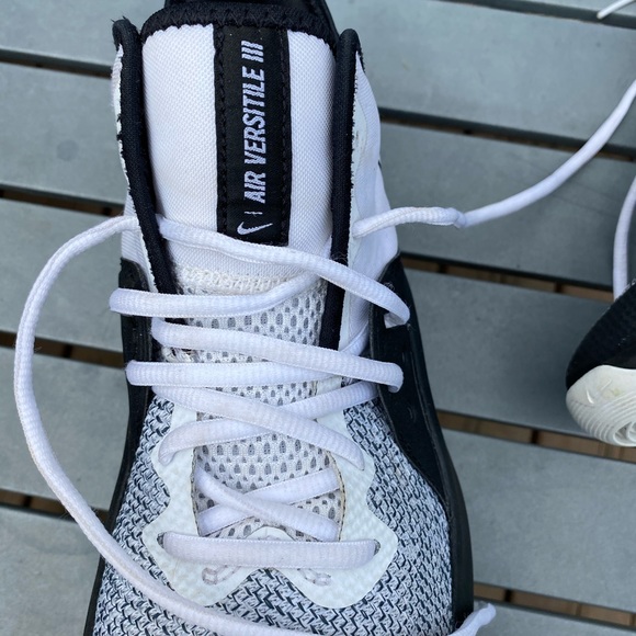 Nike Air Versitile shoes - Picture 5 of 5